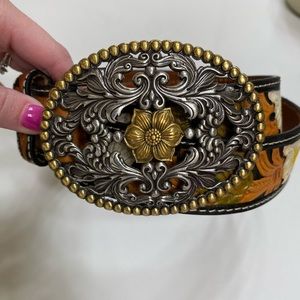 Women’s Nocona Belt.